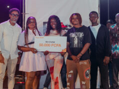 Orange Côte d’Ivoire : Les premiers gagnants du jeu Pass Kdo Max reçoivent leurs lots à Yopougon.