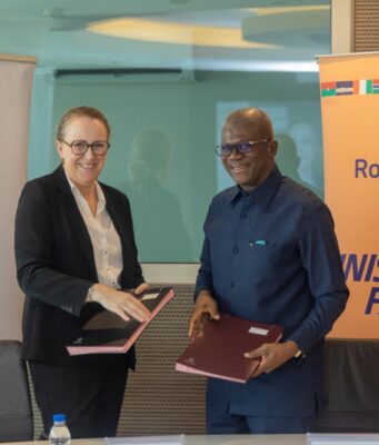 La Fondation Orange Côte d’Ivoire et le Rotary District 9101 s’unissent pour offrir une médiathèque moderne au Lycée Moderne 1 & 2 de Bondoukou